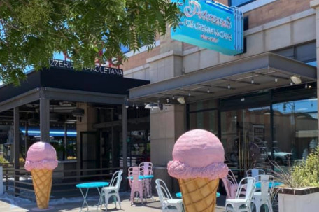 Petersen's Ice Cream & Cafe
